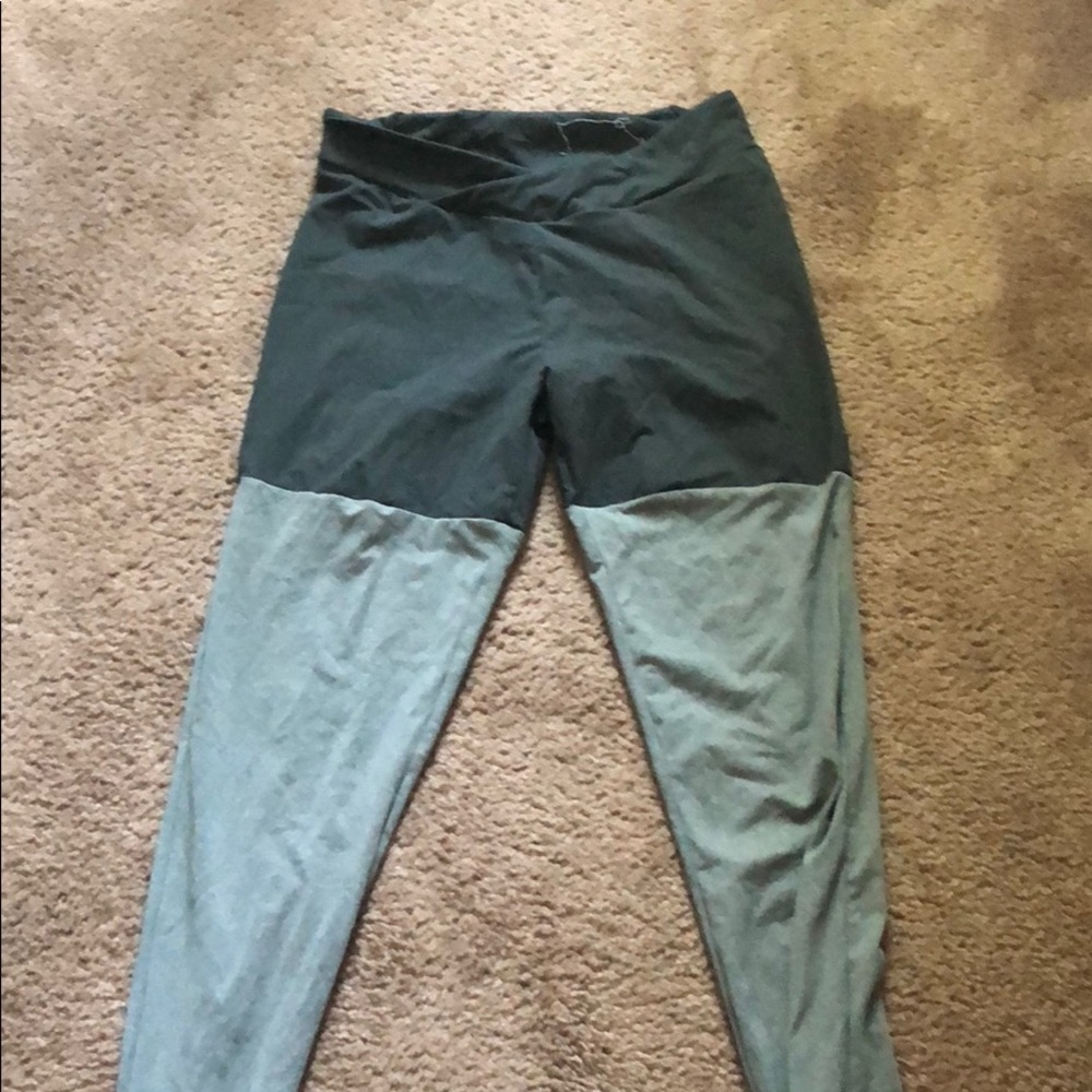 GYMSHARK LEGGINGS SIZE SMALL TWO TONE